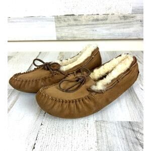 UGG Australia Women’s 7 Chestnut Leather Dakota Moccasin Fur Lined Slippers